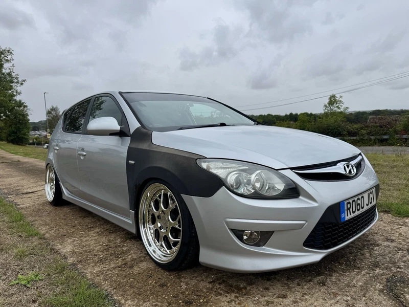 Modified Hyundai I30 1.6 Lowered Slammed