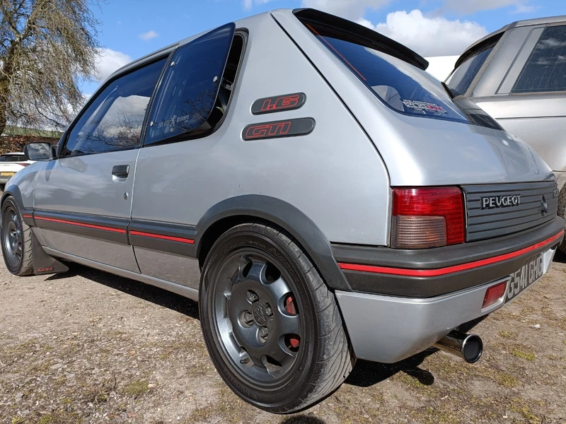 Peugeot 205 GTi - 2.0 16v GTi6 engine