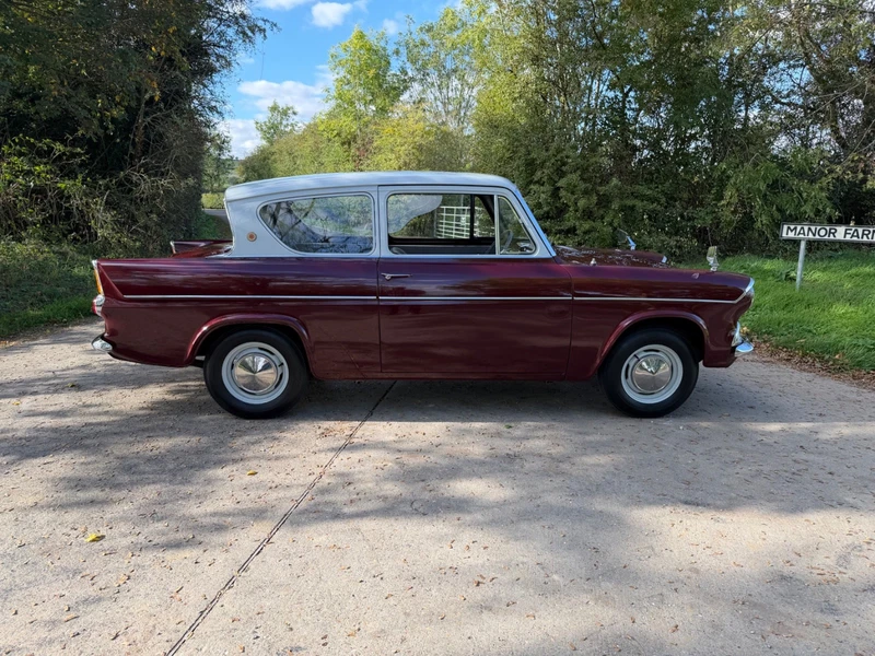 1960 Ford Anglia 105e Deluxe
