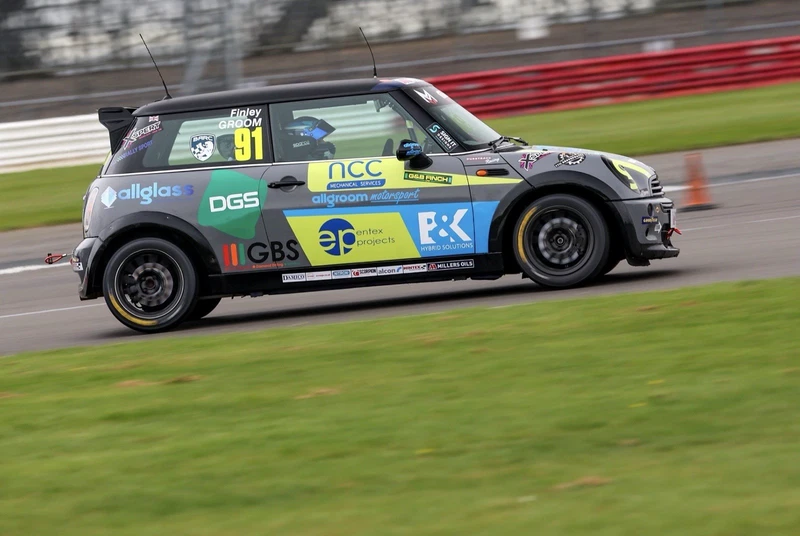 Mini Challenge Trophy Race Car