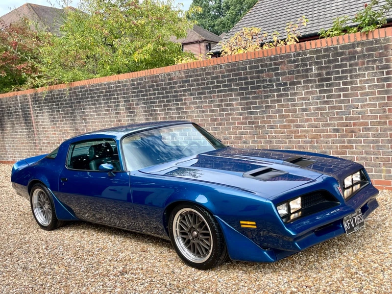 Pontiac Firebird  6.6 V8