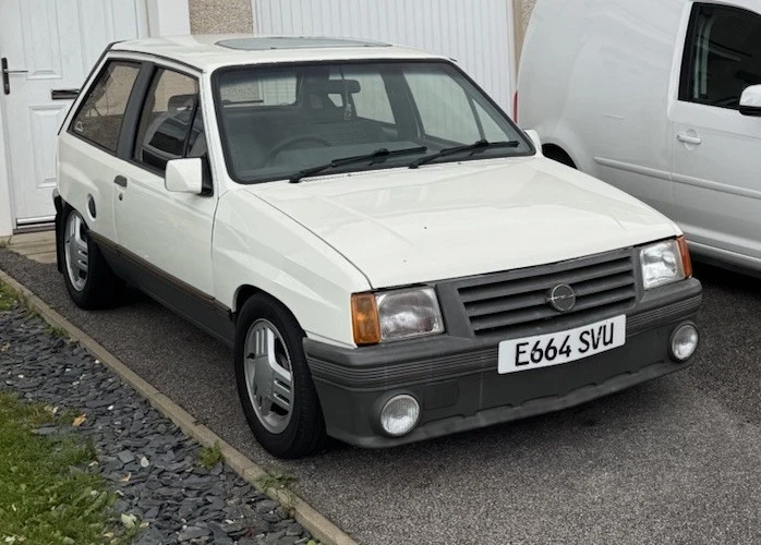 Vauxhall Nova 1.3 SR