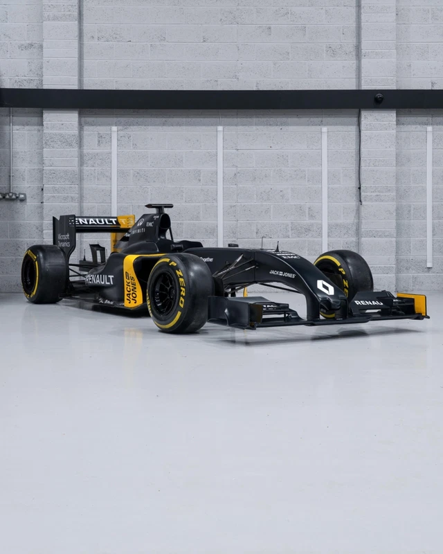 Renault RS16 F1 Recreation - Full Size F1 Display Car
