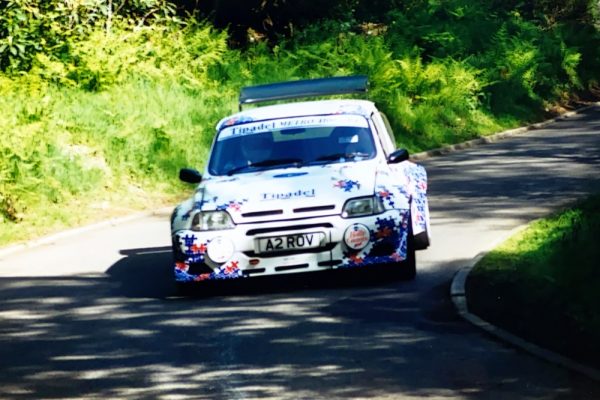 Andy Frasers Metro 6R4 through the Esses at Wiscombe