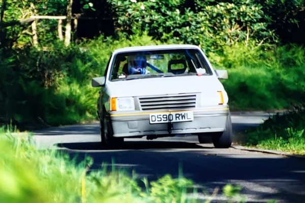 Vauxhall Nova pressing on on through the Esses