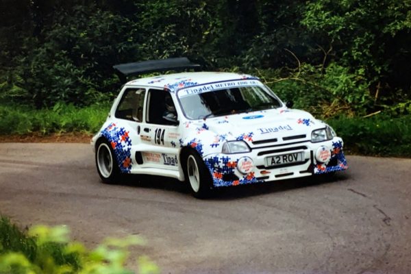 Andy Frasers Metro 6R4Metro 6R4 enters Sawbench Corner at Wiscombe Park Hillclimb