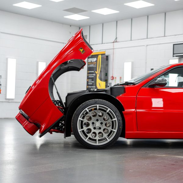 Front bonnet lift, Lancia Kimera 037 Evo
